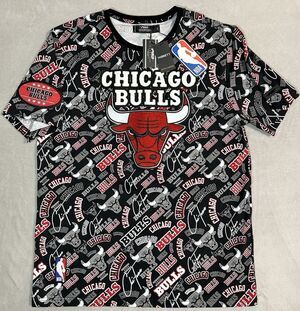 NWT Pro Standard Hibbett Exclusive Chicago Bulls L Black All Over Print Shirt